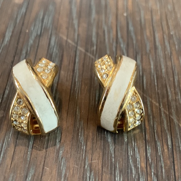 80’s CHRISTIAN DIOR PAVÉ,ENAMEL AND GOLD CLIP ON EARRINGS,MOB WIFE,RUNWAY - Picture 2 of 9